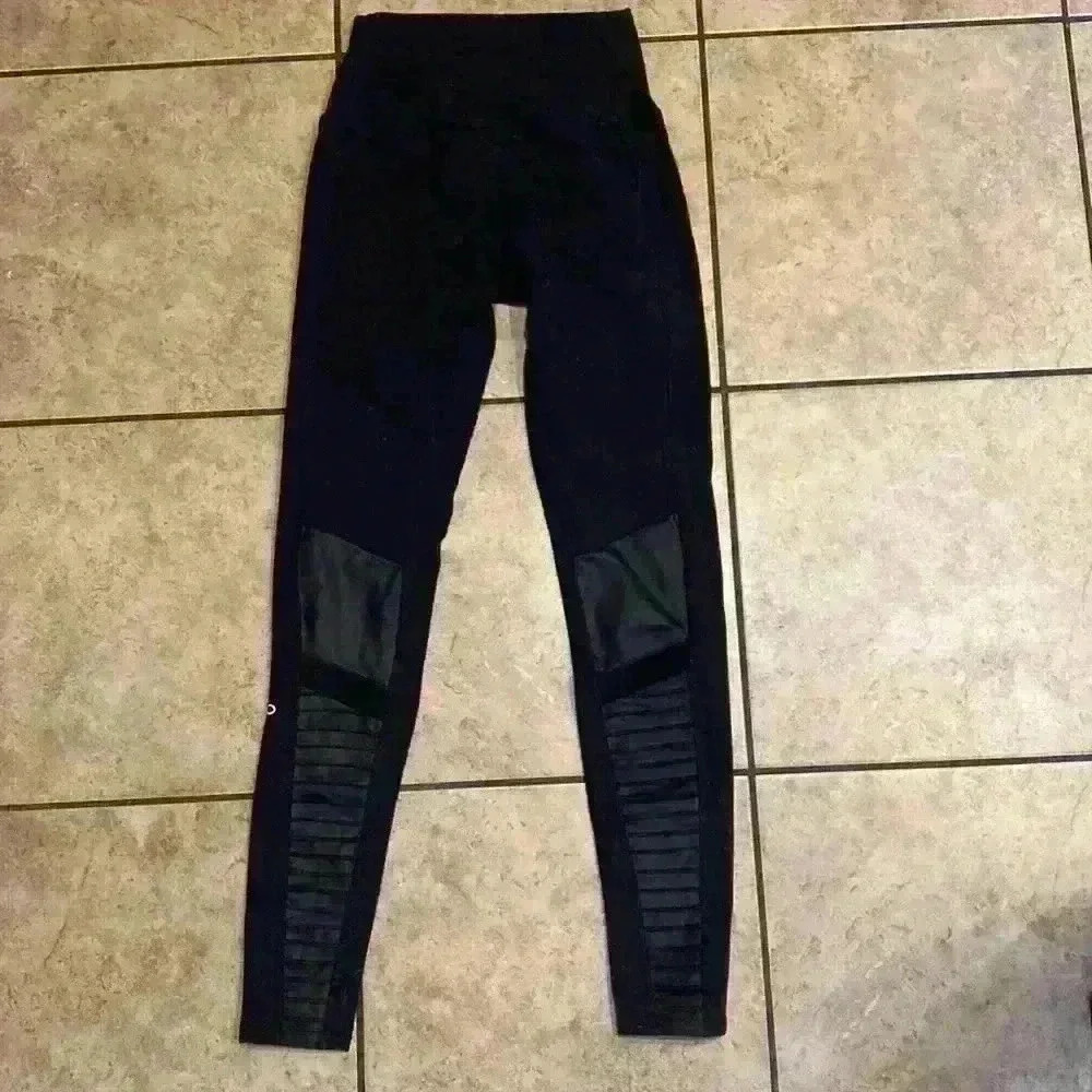 Alo Moto leggings - Picture 4 of 5